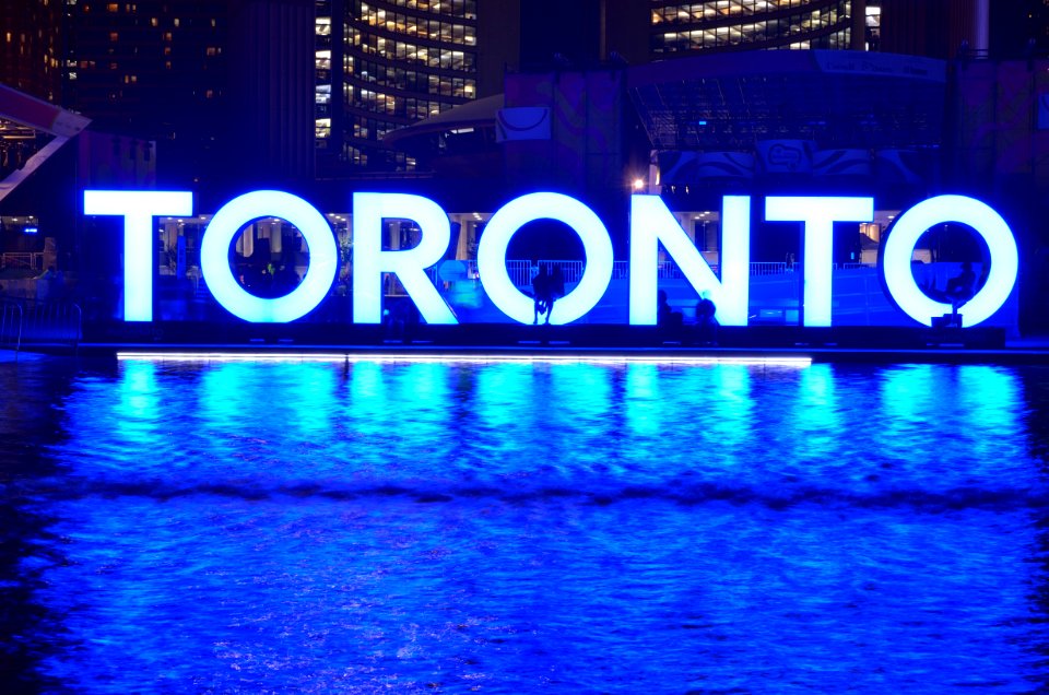 3DTORONTOSignNathanPhillipsSquare