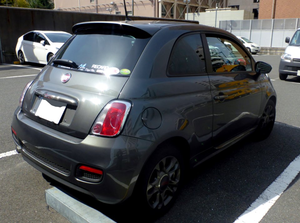 3rd_generation_FIAT_500S_TwinAir_reaar