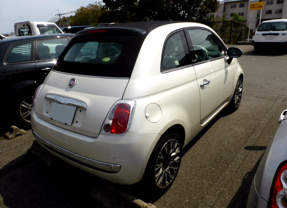 3rd_generation_FIAT_500C_rear