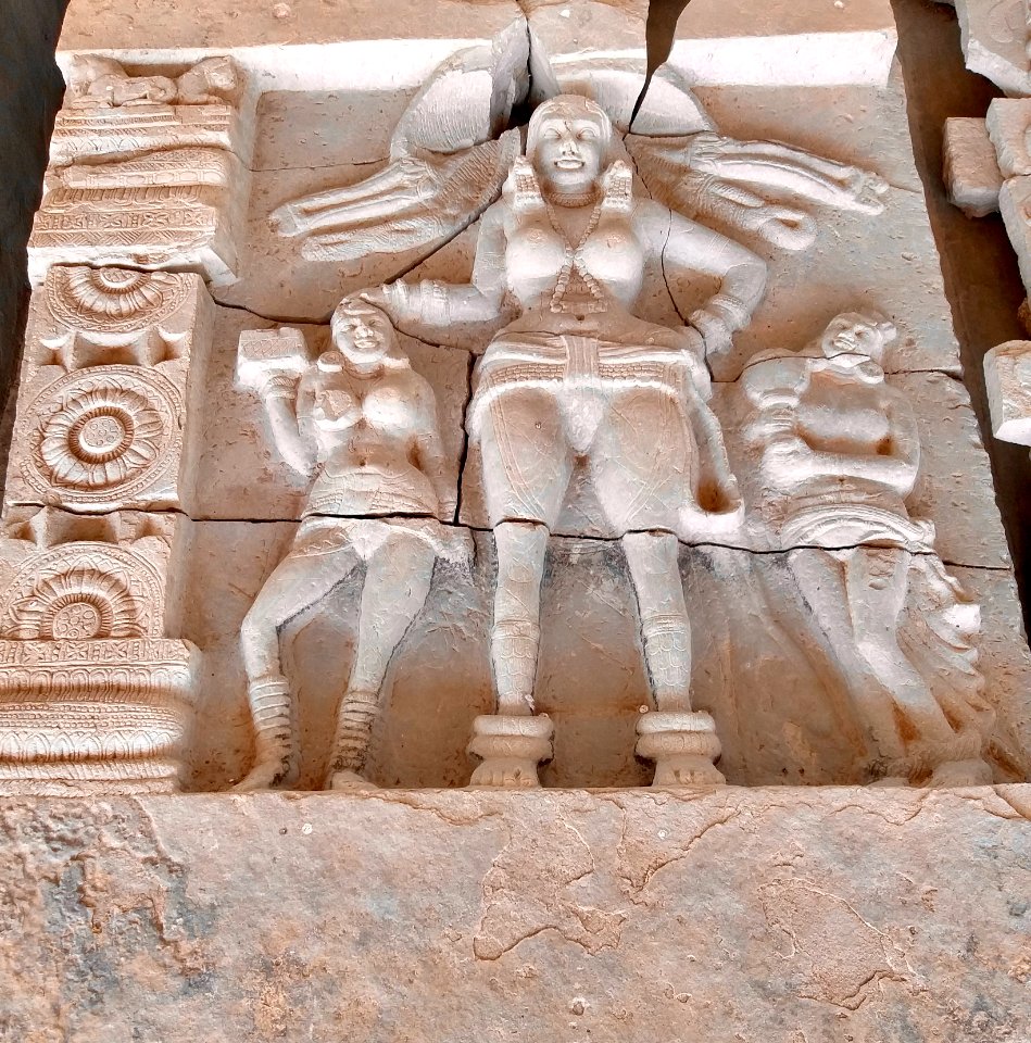 3rd_century_BCE_to_7th_century_CE_Sannathi_Sannati_Sonti_ancient_city_archaeological_site,_Karnataka_India_-_27