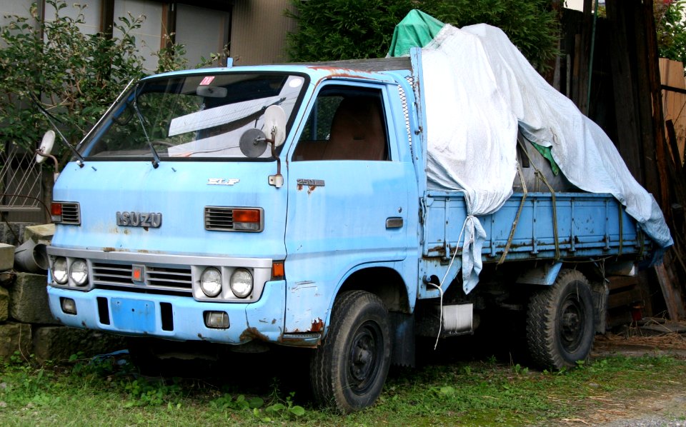 3rd_generation_Isuzu_Elf_250_Diesel