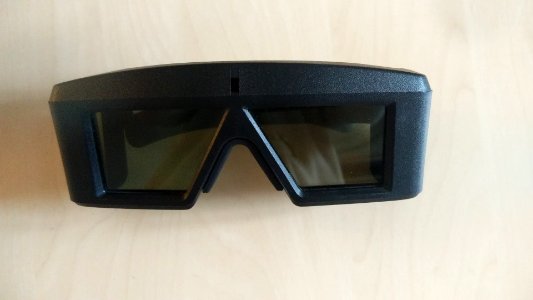 3D_shuttered_stereoscopic_glasses