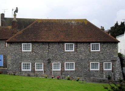3–5_Church_Lane,_Old_Town,_Eastbourne_(NHLE_Code_1043670)_(March_2010)