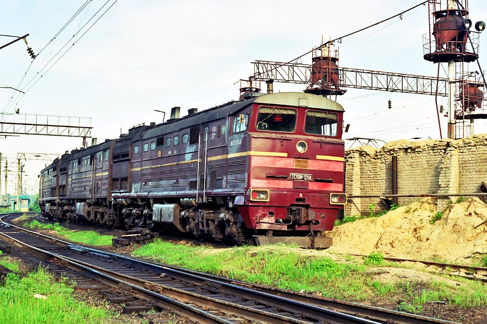 3ТЭ10М-1268,_Russia,_Lipetsk_region,_Yelets-Northern_depot_(Trainpix_176541)