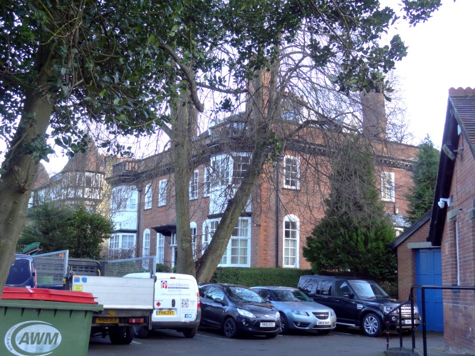 4_and_6_Shire_Oak_Road,_Headingley