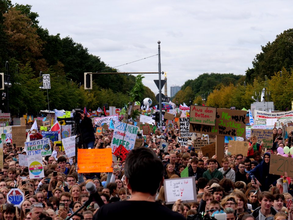 3rd_Global_Climate_Strike_Berlin_FridaysForFuture_demonstration_view_from_stage_56