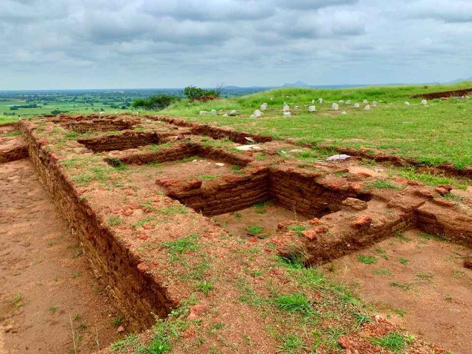 3rd_century_BCE_to_4th_century_CE_Buddhist_monastery_and_artwork,_Phanigiri_Telangana_India_-_14