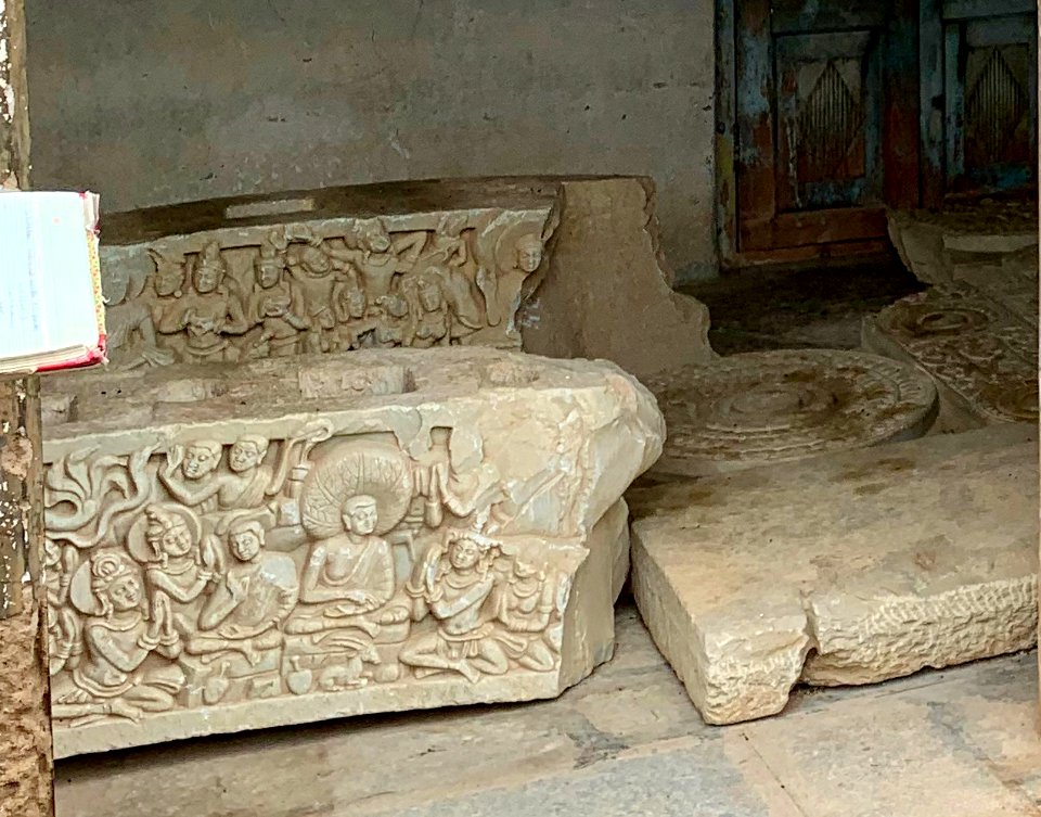 3rd_century_BCE_to_4th_century_CE_Buddhist_monastery_and_artwork,_Phanigiri_Telangana_India_-_115