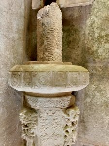 3rd_century_BCE_to_4th_century_CE_Buddhist_monastery_and_artwork,_Phanigiri_Telangana_India_-_111