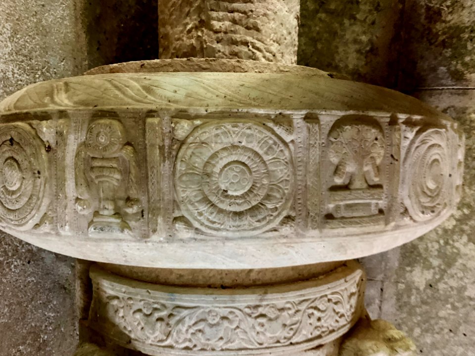 3rd_century_BCE_to_4th_century_CE_Buddhist_monastery_and_artwork,_Phanigiri_Telangana_India_-_112