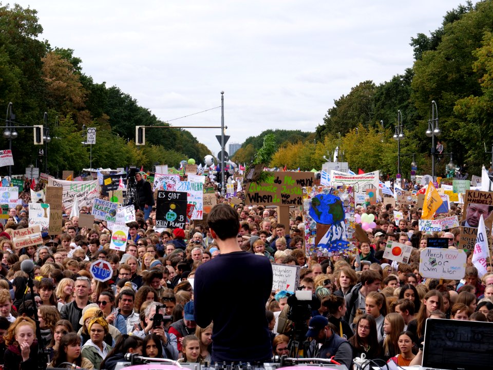 3rd_Global_Climate_Strike_Berlin_FridaysForFuture_demonstration_view_from_stage_36