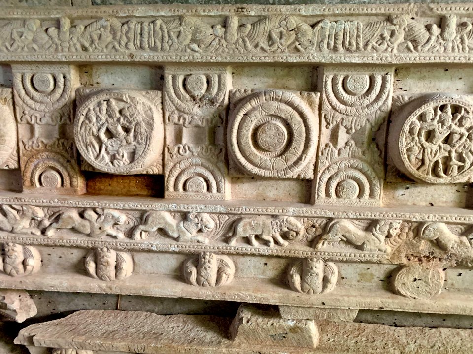 3rd_century_BCE_to_4th_century_CE_Buddhist_monastery_and_artwork,_Phanigiri_Telangana_India_-_100