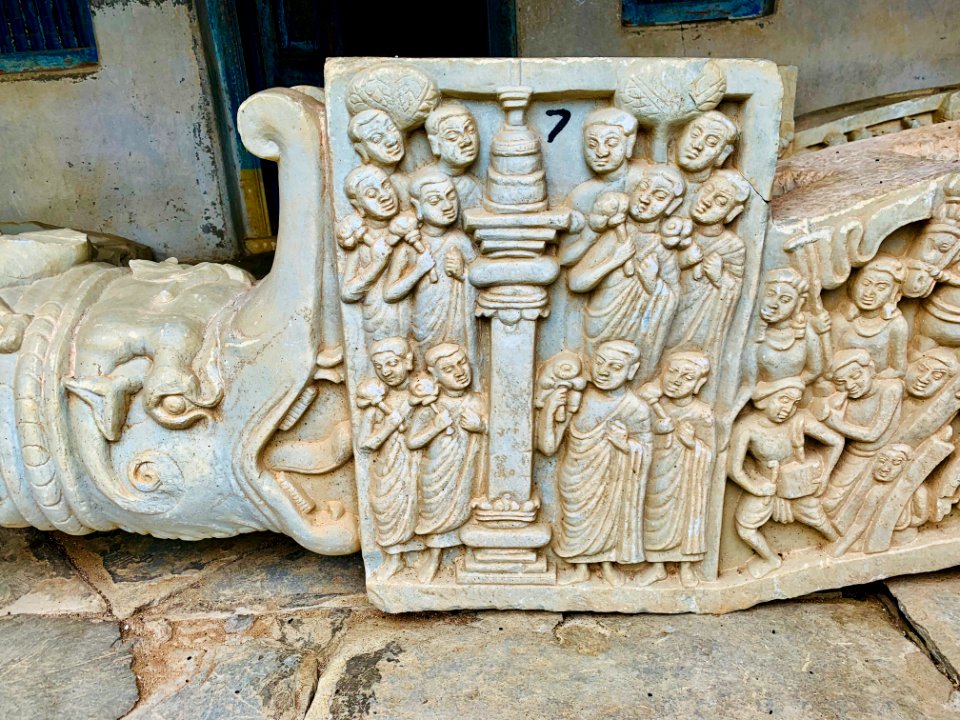 3rd_century_BCE_to_4th_century_CE_Buddhist_monastery_and_artwork,_Phanigiri_Telangana_India_-_05