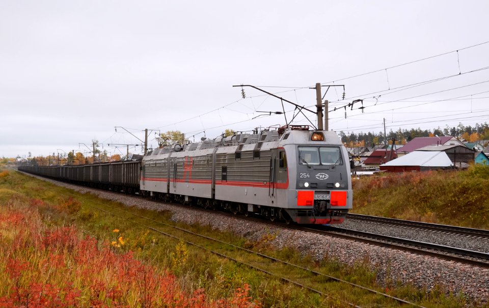 3ЭС5К-254,_Russia,_Irkutsk_region,_Galachinskiy_-_Padunskie_Porogi_strech_(Trainpix_209872)