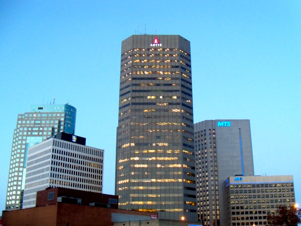 360_Main_building_in_Winnipeg,_Manitoba
