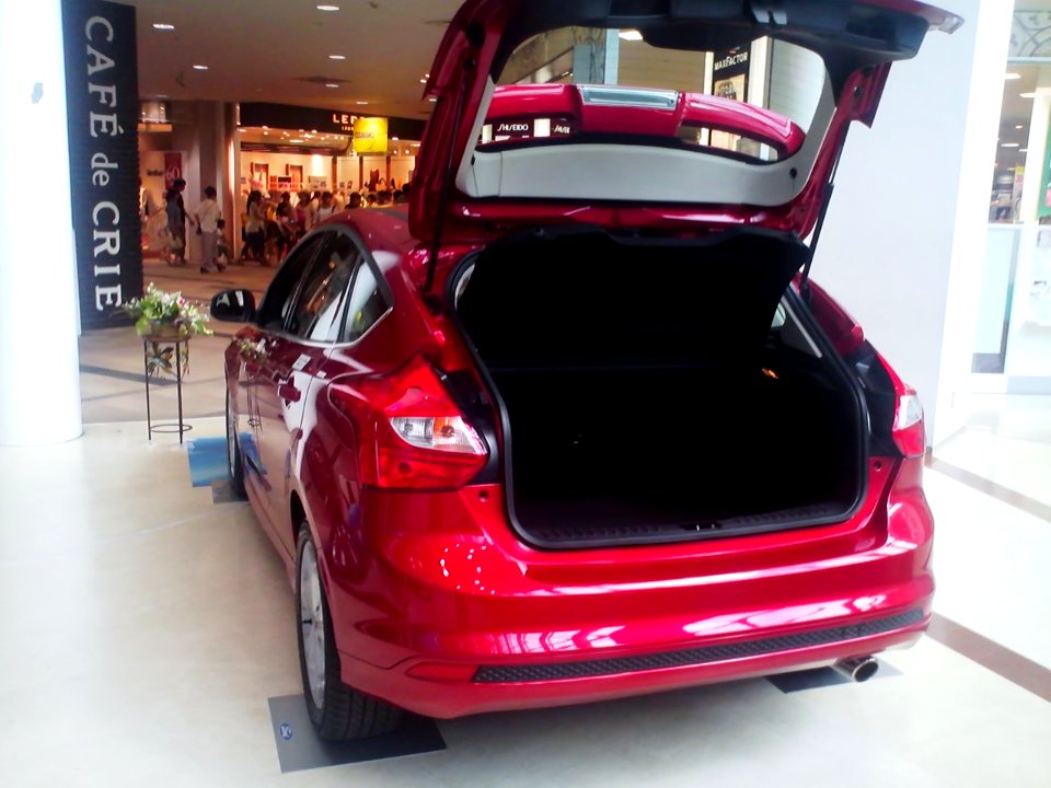 3rd_generation_Ford_Focus_rear