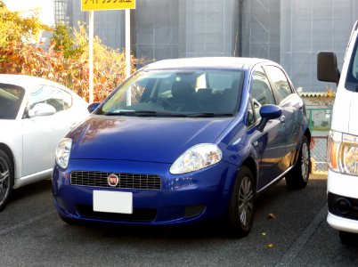 3rd_generation_FIAT_GRANDE_PUNTO_front