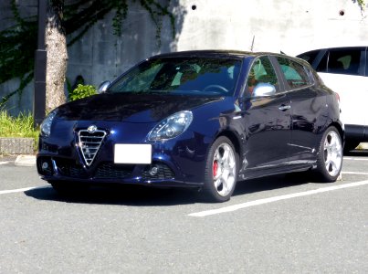 3rd_generation_Alfa_Romeo_Giulietta_Quadrifoglio_Verde_LHD_front