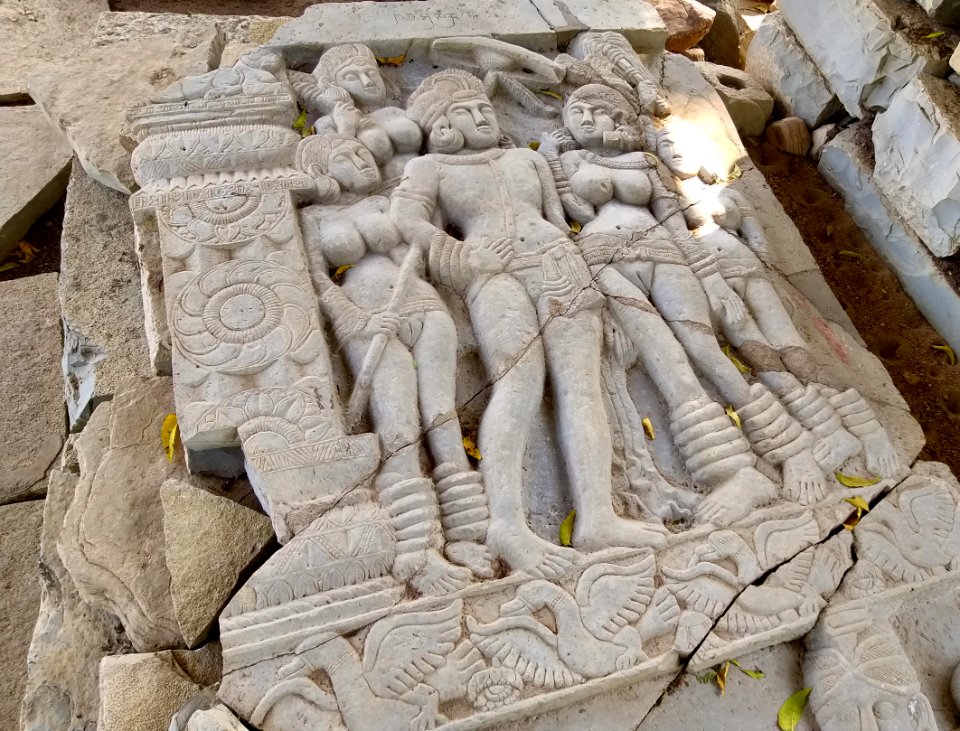 3rd_century_BCE_to_7th_century_CE_Sannathi_Sannati_Sonti_ancient_city_archaeological_site,_Karnataka_India_-_31