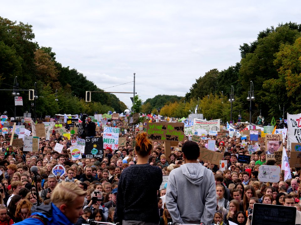 3rd_Global_Climate_Strike_Berlin_FridaysForFuture_demonstration_view_from_stage_06