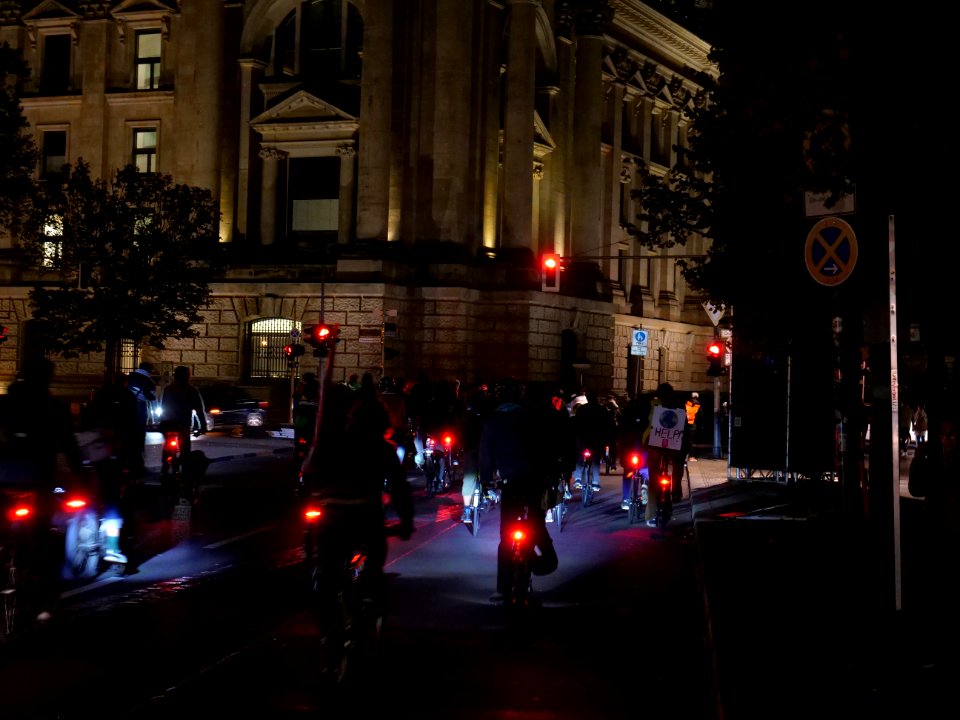 3rd_Global_Climate_Strike_Berlin_Critical_Mass_at_evening_01