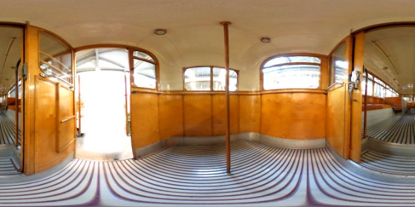 360°_Hinterer_Teil_historischer_Bus_-_Straßenbahnmuseum_Dresden