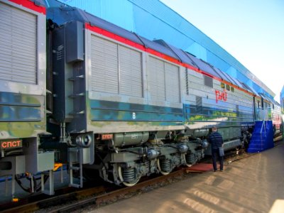 3TE25K2M-0001_buster_section