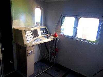 3TE25K2M_interior_-_buster_cabin