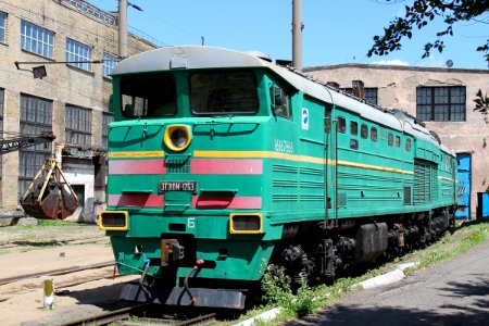 3ТЭ10М-1263,_Kazakhstan,_Karaganda_region,_Karaganda_depot_(Trainpix_165252)