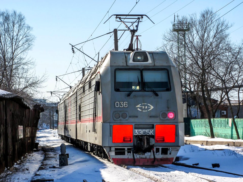 3ЭС5К-036,_Russia,_Primorsky_Krai,_Gaydamak_station_(Trainpix_126329)