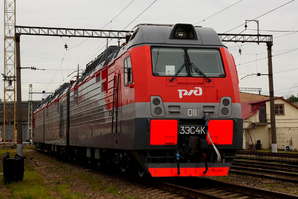 3ЭС4К-011,_Россия,_Санкт-Петербург,_депо_Санкт-Петербург-Пассажирский-Московский_(Trainpix_137714)