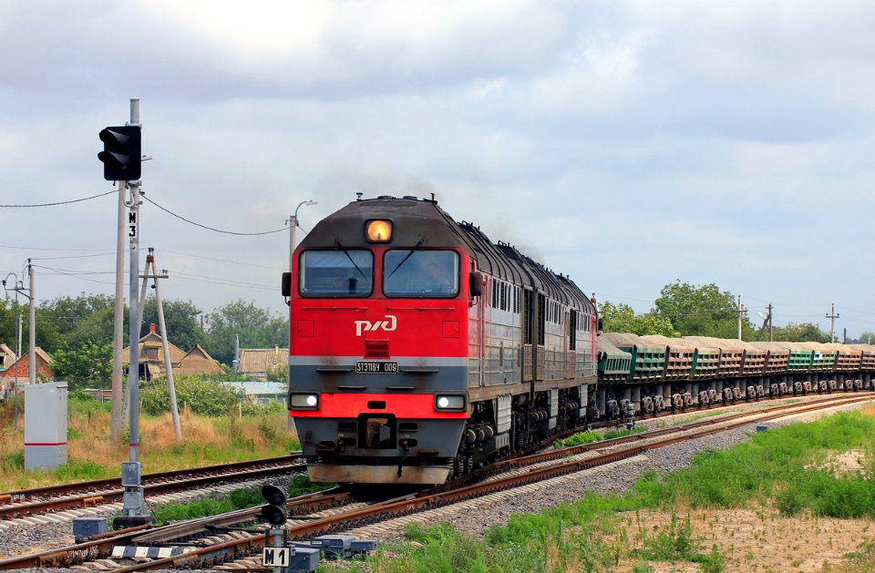 3ТЭ116У-009,_Россия,_Краснодарский_край,_станция_Красная_Стрела_(Trainpix_207338)