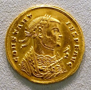 4_Aurei,_Constantine_I,_two_emperors_holding_a_globe,_Siscia,_305-306_AD_-_Bode-Museum_-_DSC02725