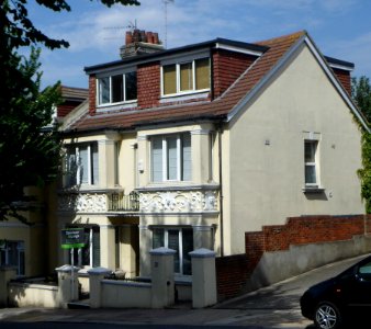 35_Coombe_Road,_Brighton_(August_2013)