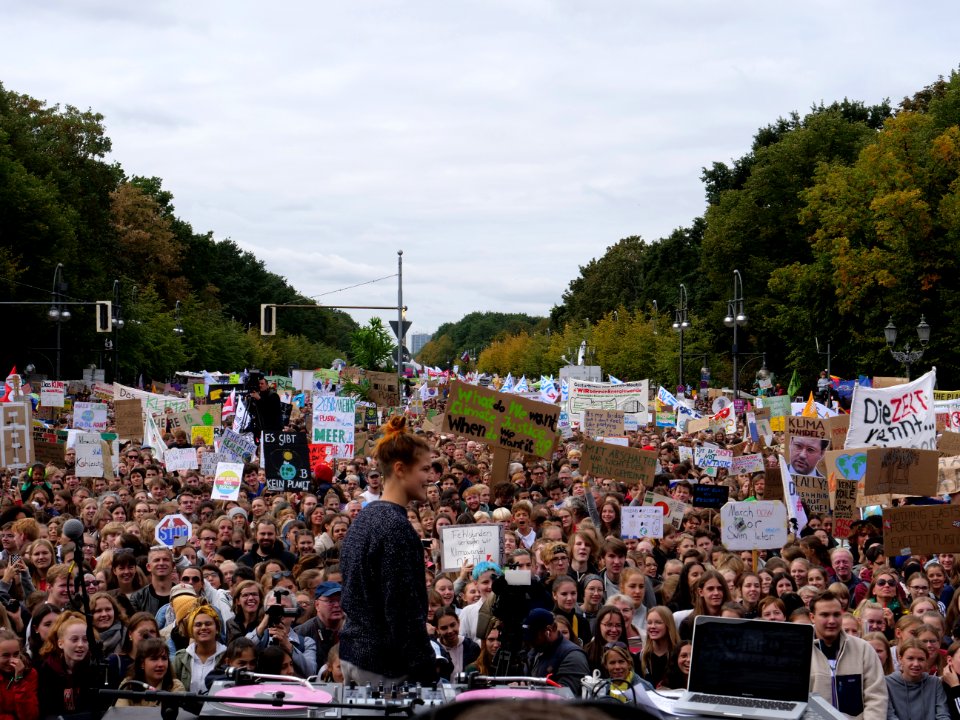 3rd_Global_Climate_Strike_Berlin_FridaysForFuture_demonstration_view_from_stage_02