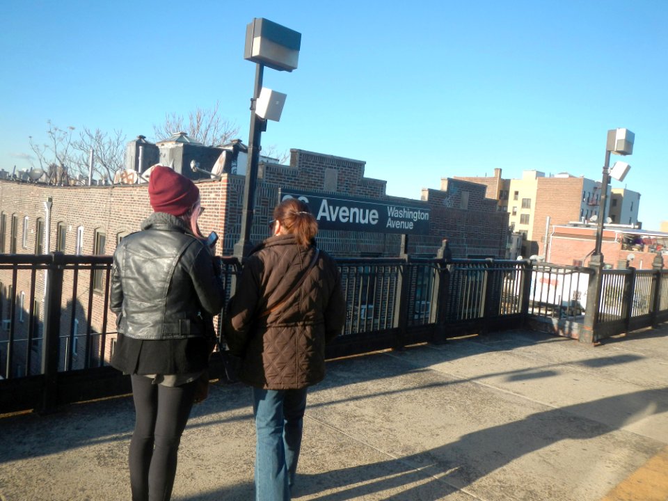 36_Av_Washington_Av_BMT_SB_sign_jeh