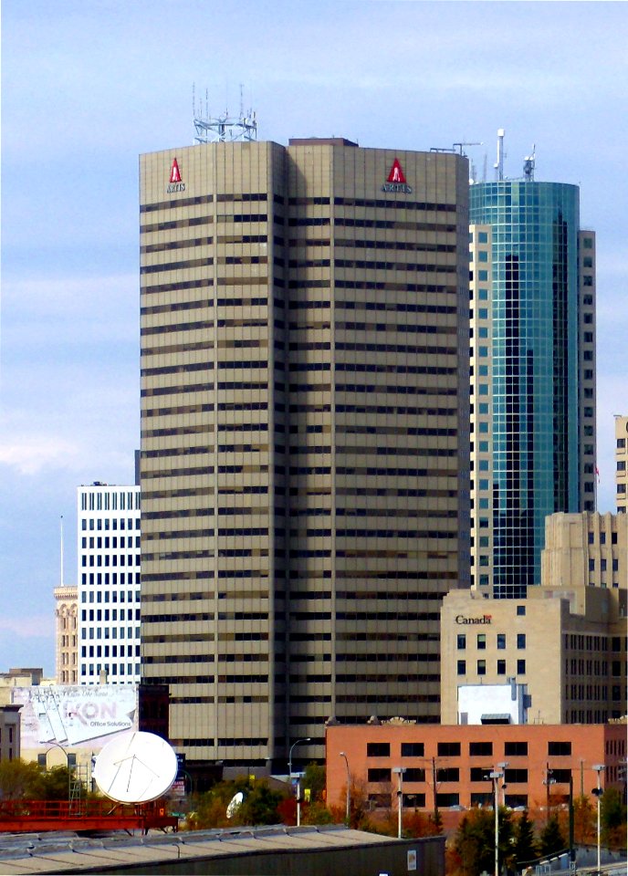 360_Main_tower_in_Winnipeg,_Manitoba_with_Artis_branding