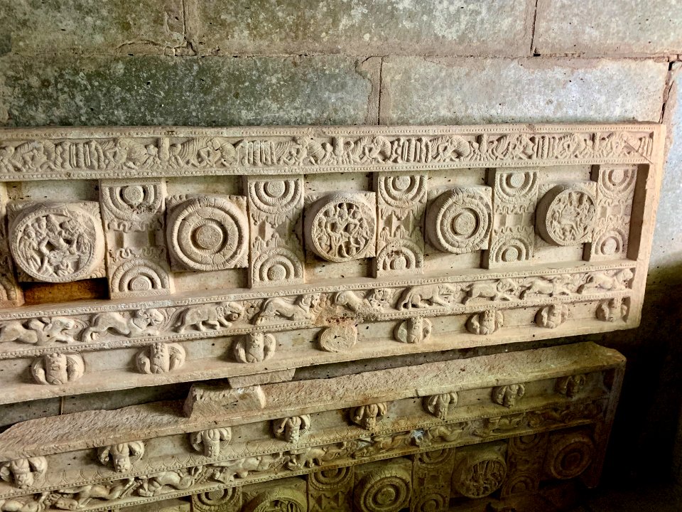 3rd_century_BCE_to_4th_century_CE_Buddhist_monastery_and_artwork,_Phanigiri_Telangana_India_-_92