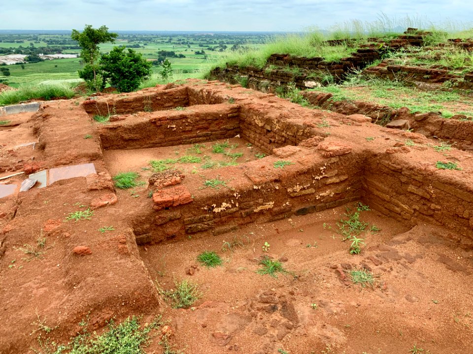 3rd_century_BCE_to_4th_century_CE_Buddhist_monastery_and_artwork,_Phanigiri_Telangana_India_-_6