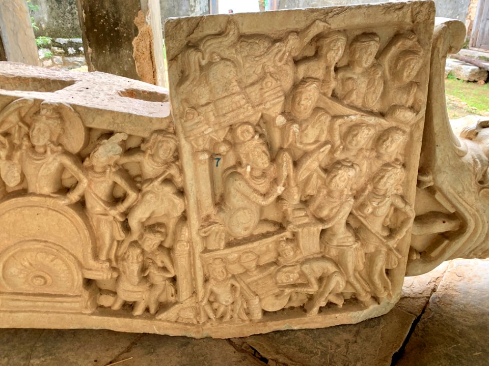 3rd_century_BCE_to_4th_century_CE_Buddhist_monastery_and_artwork,_Phanigiri_Telangana_India_-_68
