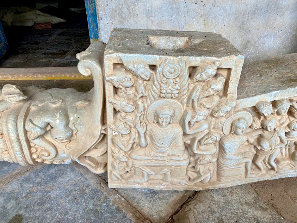 3rd_century_BCE_to_4th_century_CE_Buddhist_monastery_and_artwork,_Phanigiri_Telangana_India_-_63