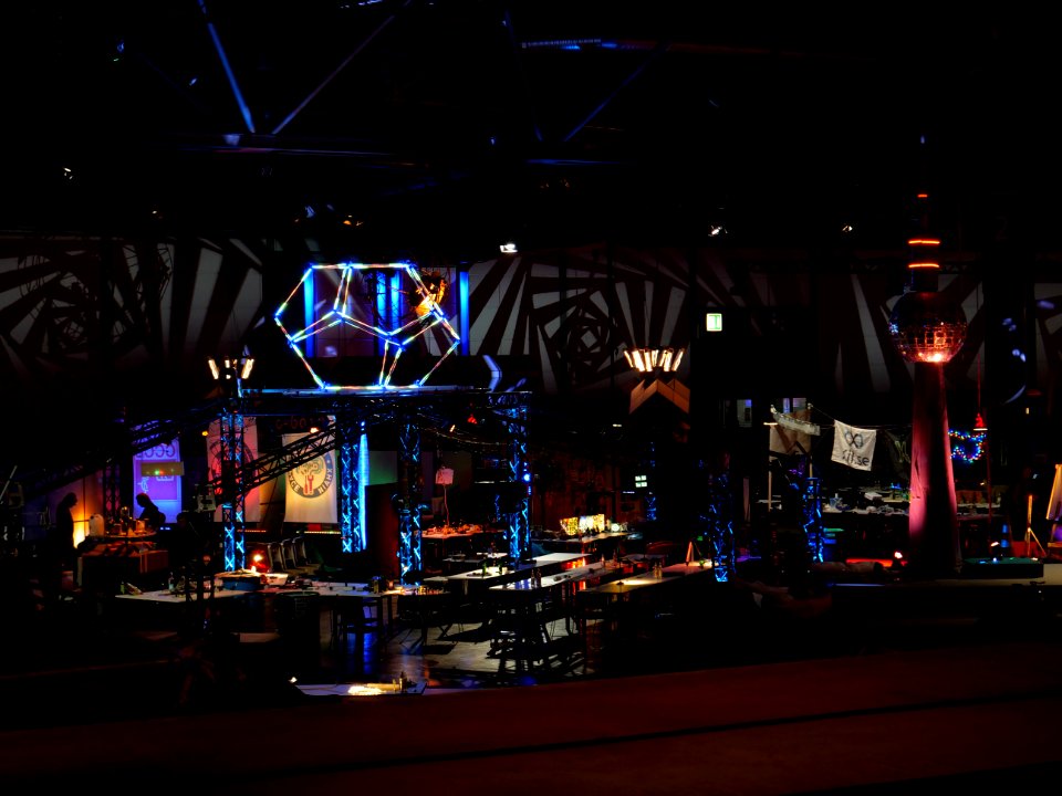 36C3_hall_2_on_day_2_08