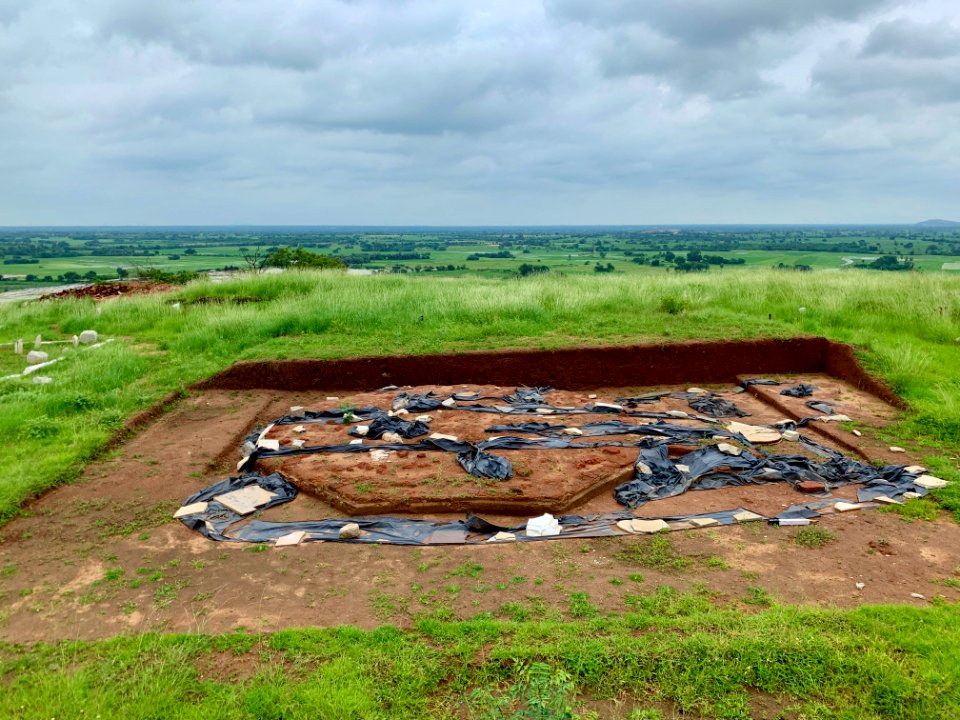 3rd_century_BCE_to_4th_century_CE_Buddhist_monastery_and_artwork,_Phanigiri_Telangana_India_-_25