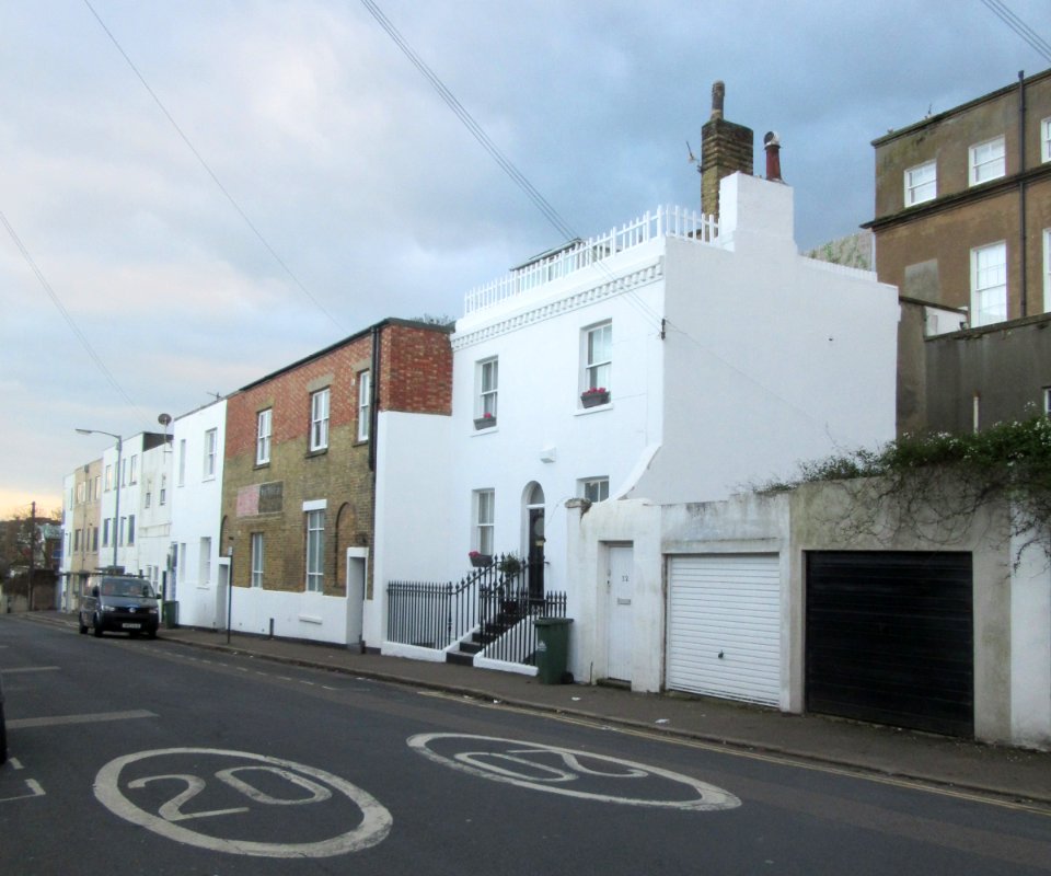 34–48_Bristol_Gardens,_Kemptown,_Brighton_(December_2016)