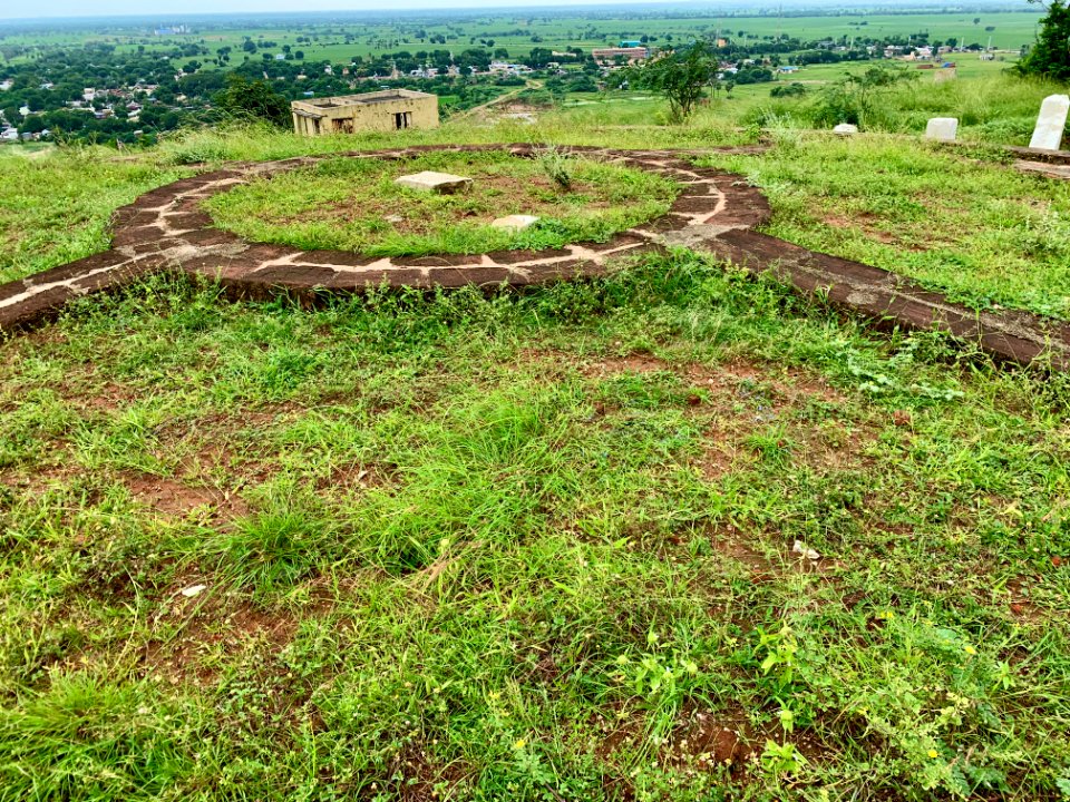 3rd_century_BCE_to_4th_century_CE_Buddhist_monastery_and_artwork,_Phanigiri_Telangana_India_-_37