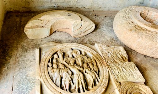 3rd_century_BCE_to_4th_century_CE_Buddhist_monastery_and_artwork,_Phanigiri_Telangana_India_-_54