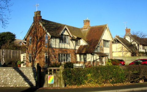 39_Dean_Court_Road,_Rottingdean_(December_2016)_(2)