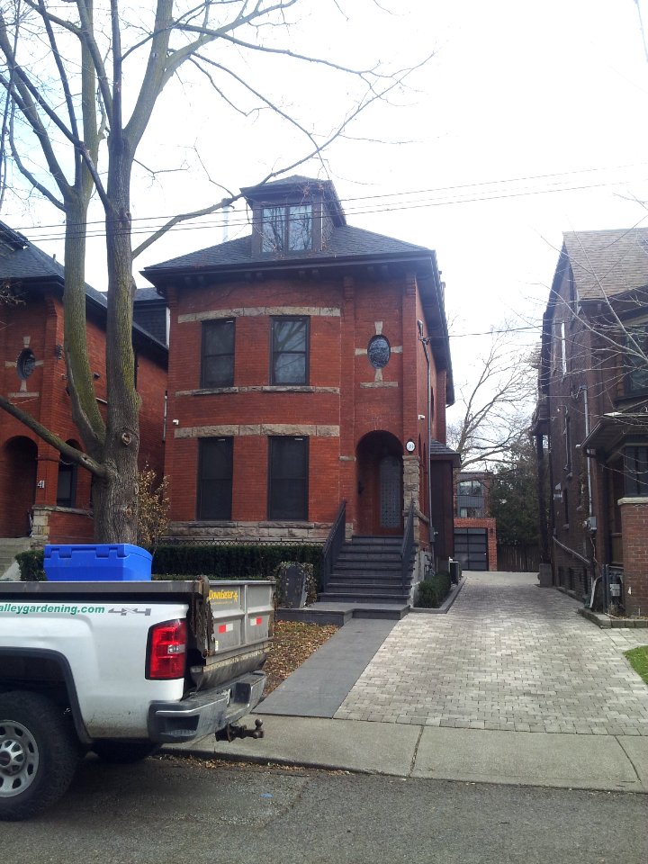 39_Howland_Ave
