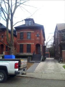 39_Howland_Ave
