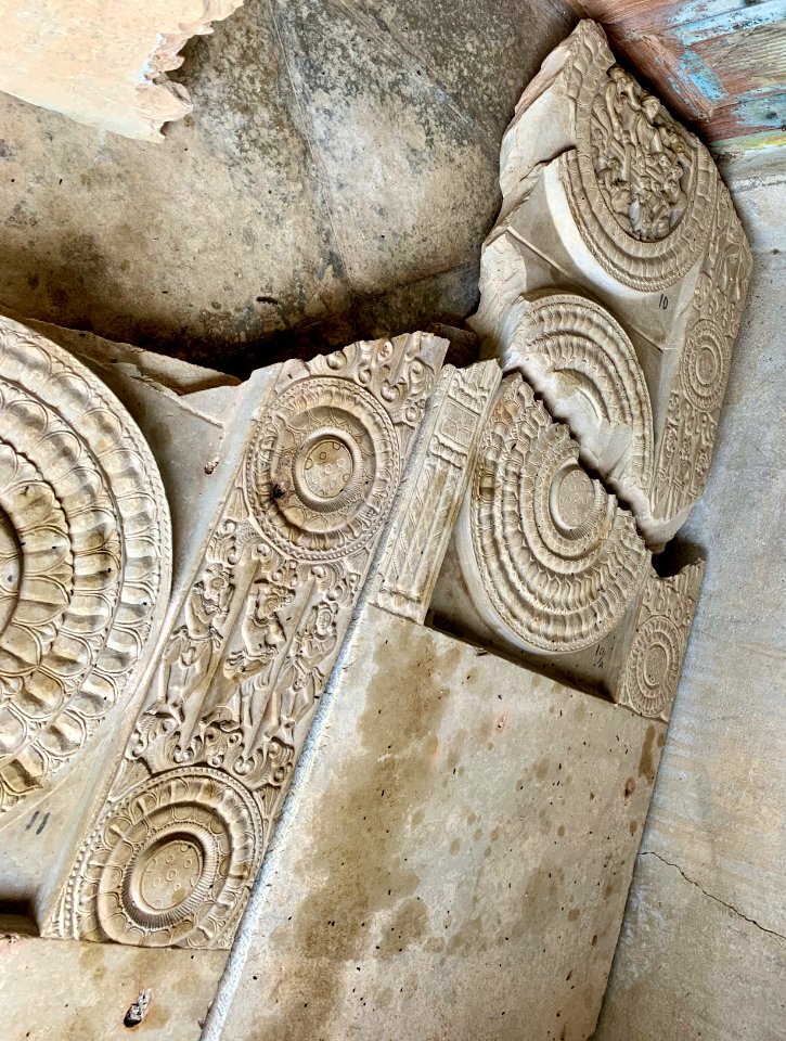 3rd_century_BCE_to_4th_century_CE_Buddhist_monastery_and_artwork,_Phanigiri_Telangana_India_-_58
